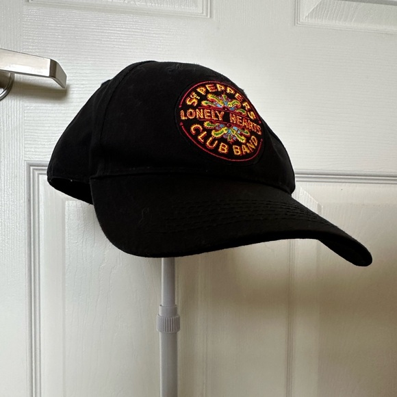 NWOT The Beatles Sgt Pepper’s Lonely Hearts Club Band Baseball Cap Hat Beatles - Picture 3 of 5